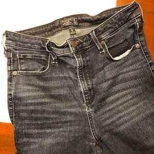 A&F Simone High Rise Ankle Jean size 28